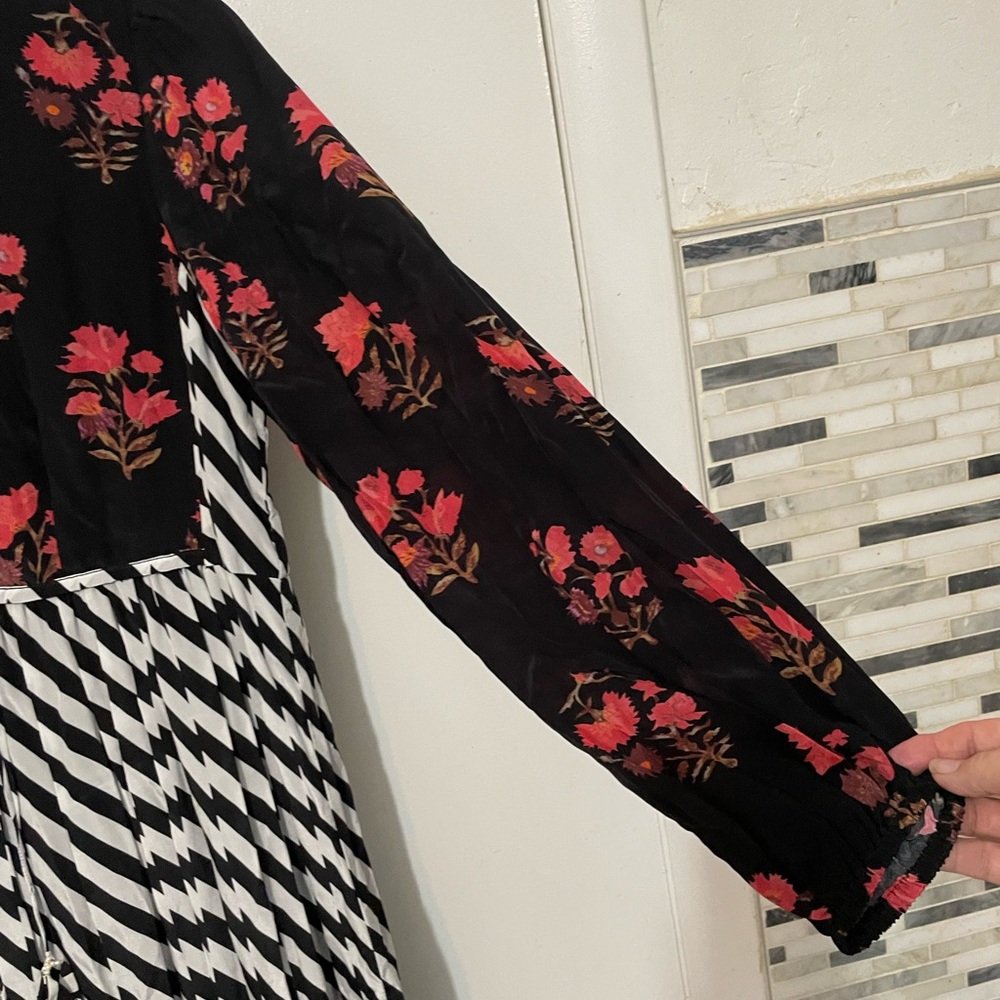 Anthropologie Nikasha Black red floral contrast Stripes Maxi Long
Sleeve dress - Picture 7 of 14